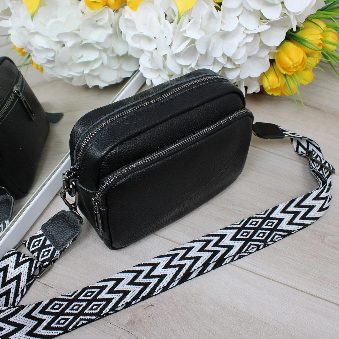 Жіноча сумка з натуральної шкіри: Чорна крос-боді для роботи та успіху